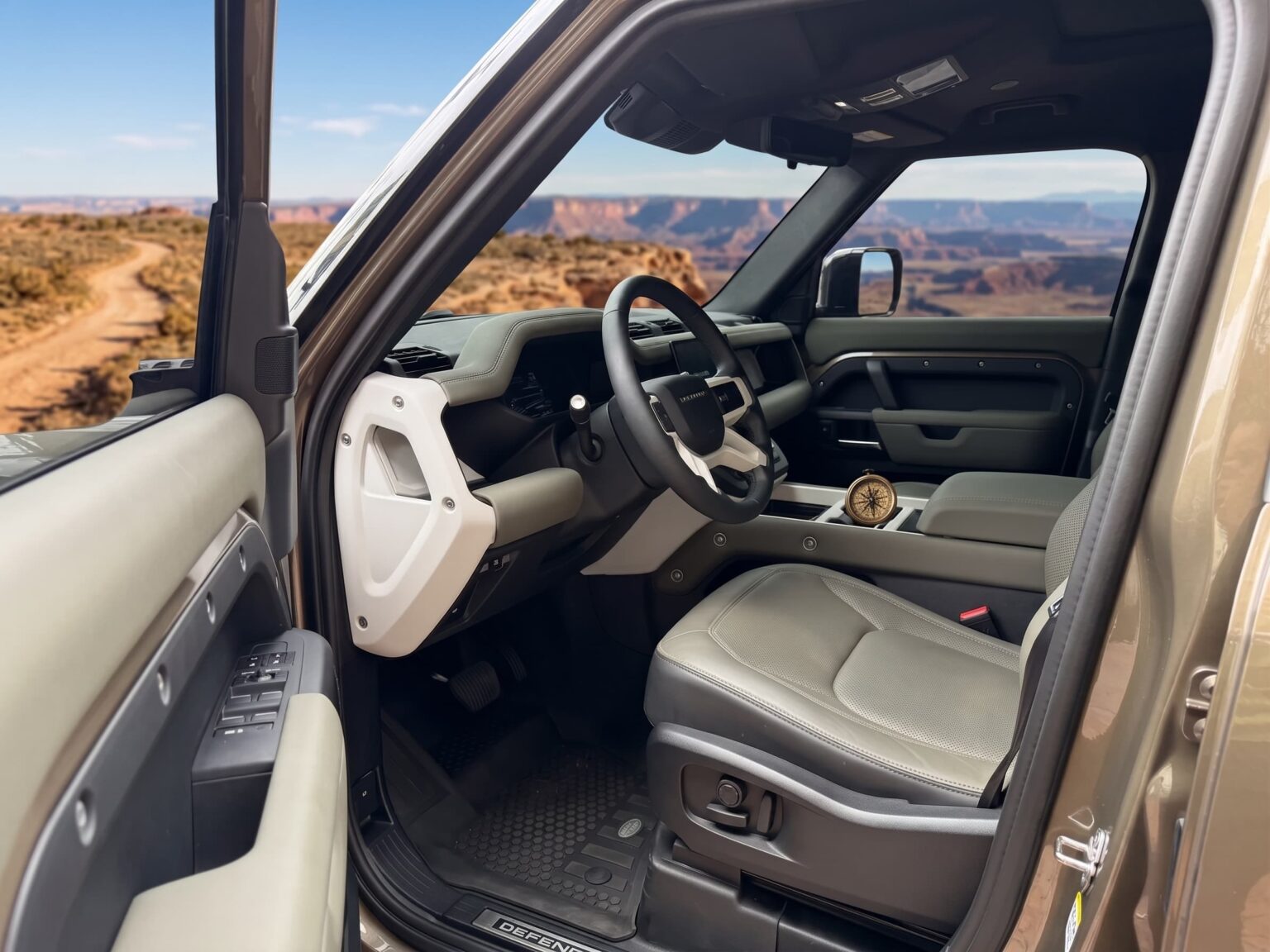 Land Rover Defender 2025