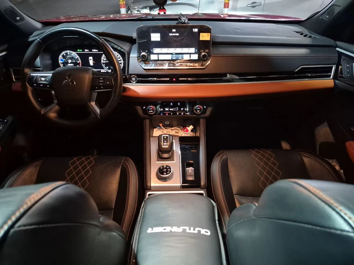 Mitsubishi Outlander 2025